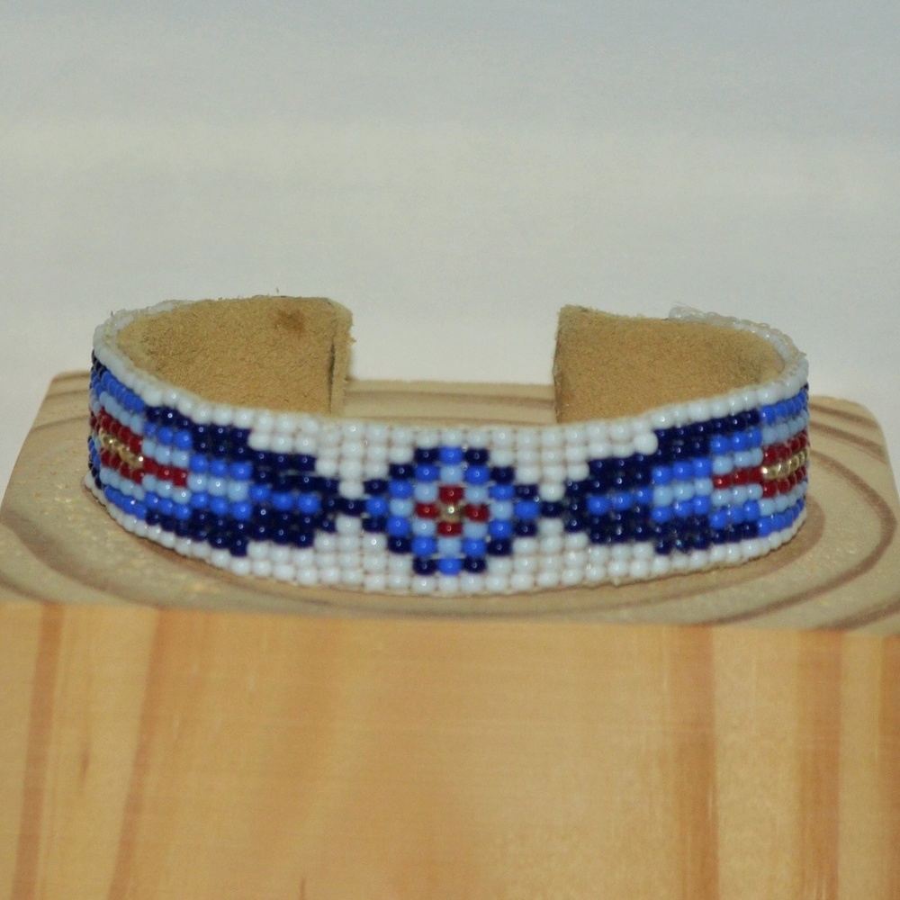 🌀NWOT Southwestern Leather Beaded Bracelet